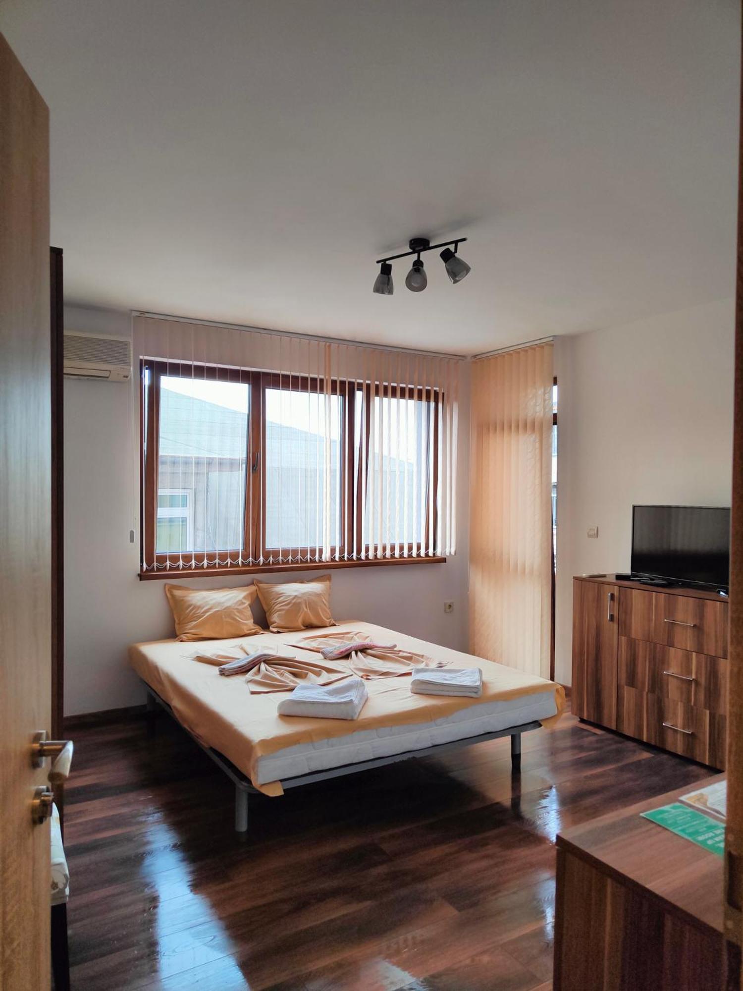 M&D Hotel Несебър Екстериор снимка