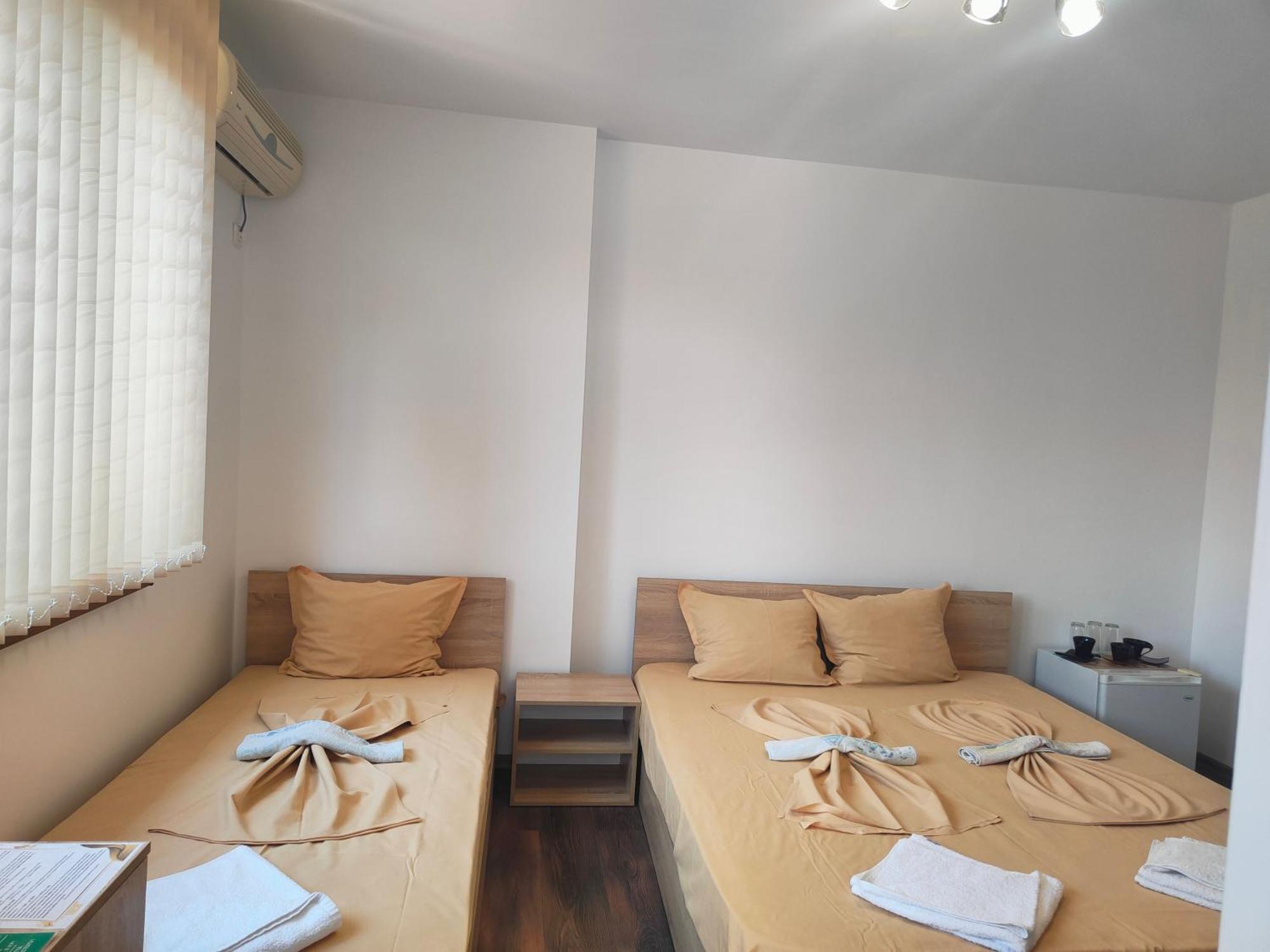 M&D Hotel Несебър Екстериор снимка